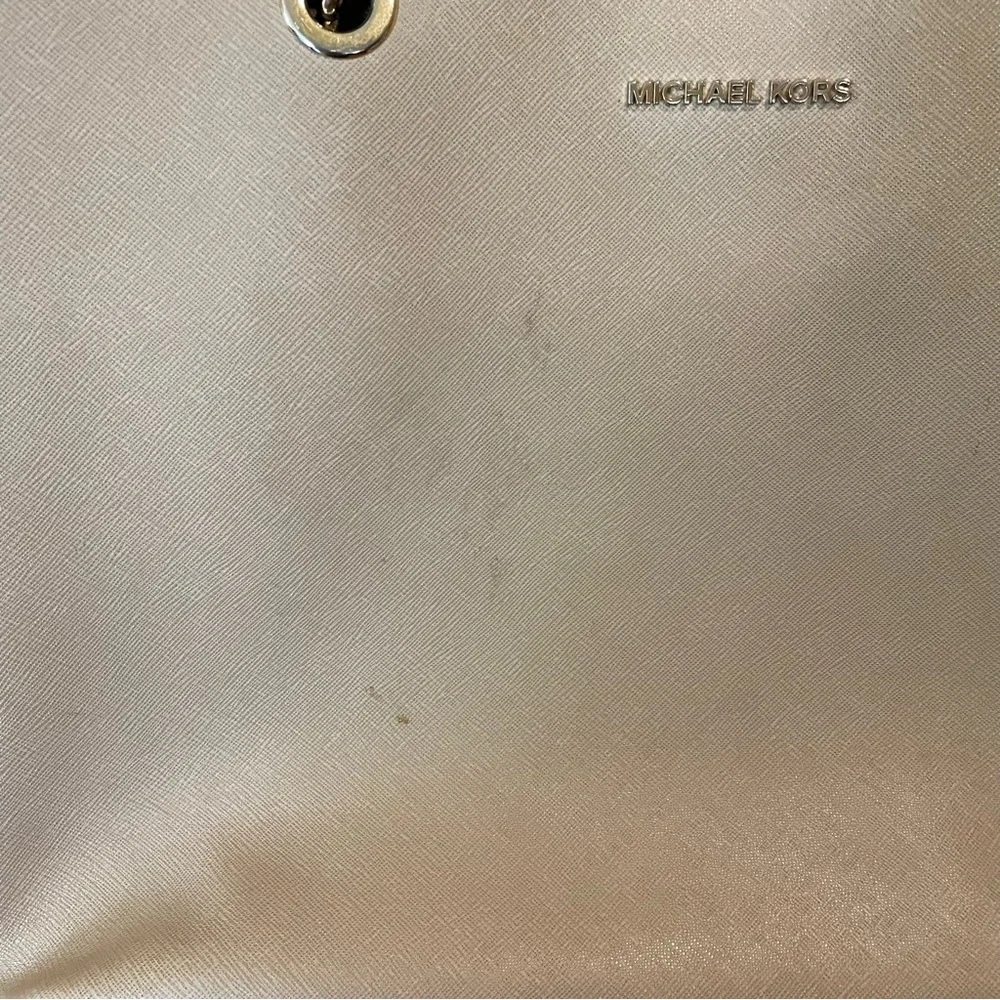 Michael Kors Saffiano Jet Set Tote - Picture 9 of 14